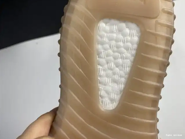 hype ADIDAS YECHER
